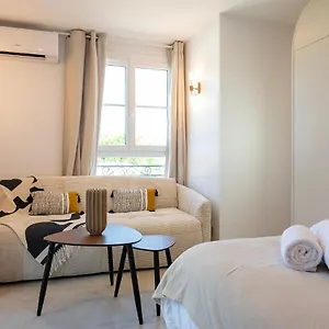  Appartement Superbe Rénové à 100m De La