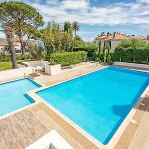  Appartement Studio A Tropez Avec Terasse Face A La Mer